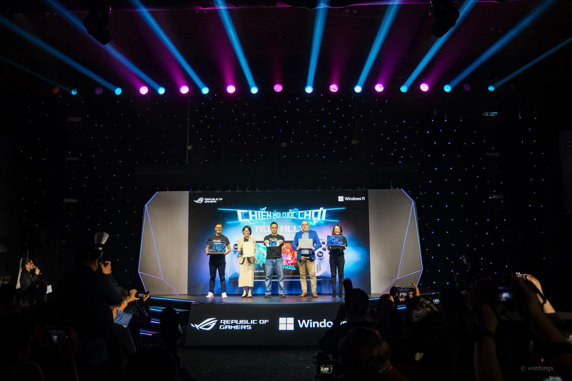 ASUS ROG ALLY chính thức mở bán, cháy hàng ngay ngày đầu tiên